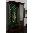 Прихожая с дверью-купе и часами